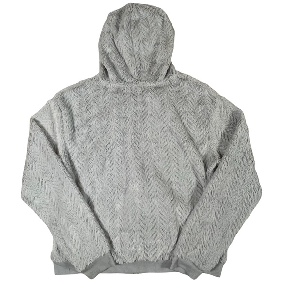Eyeshadow size medium light grey super fuzzy/soft chevron pattern zip up hoodie - Picture 5 of 8